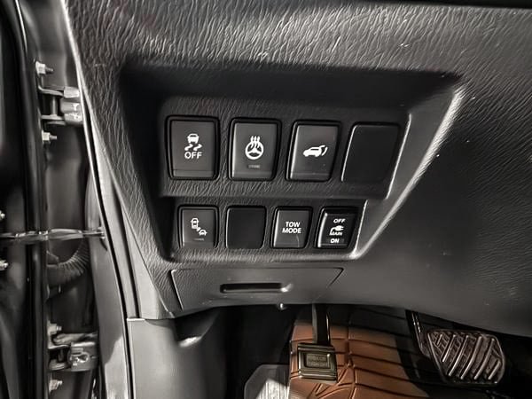 Nissan Pathfinder SL 2018-13