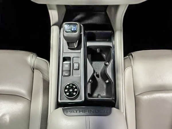 2022 Nissan Pathfinder SL-24