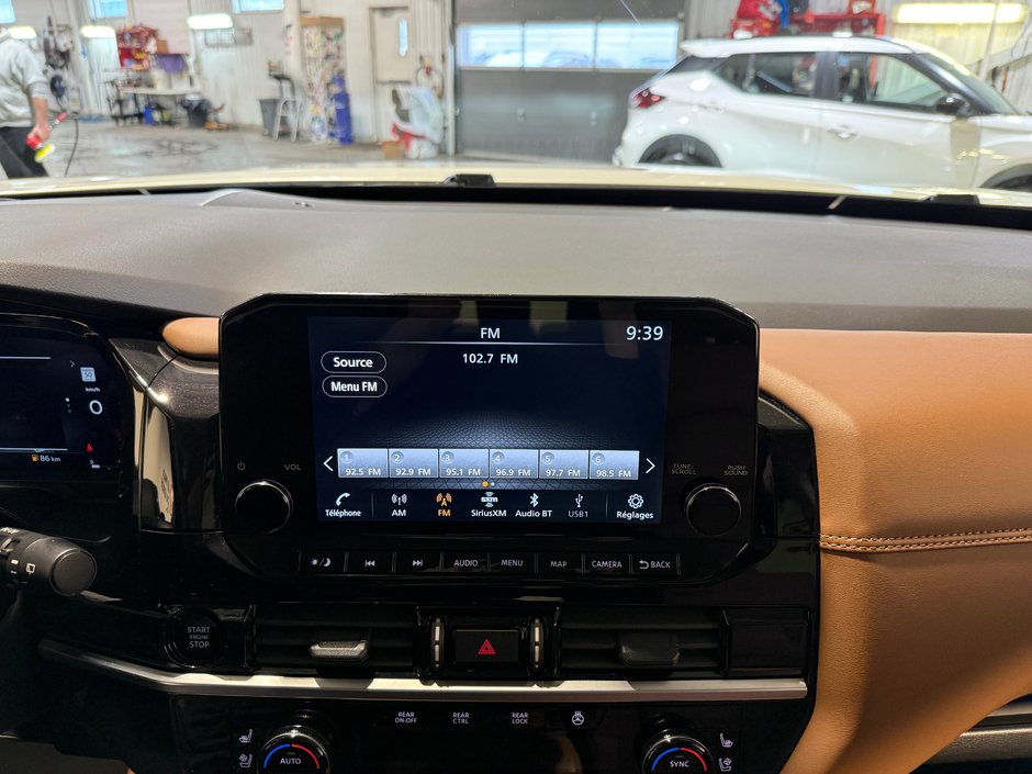 2025 Nissan Pathfinder Platinum-22