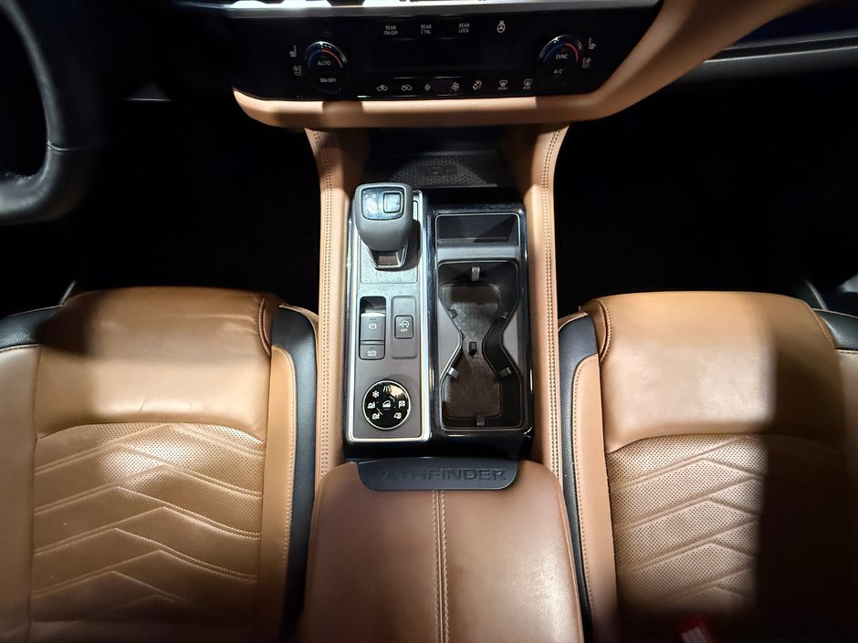 2025 Nissan Pathfinder Platinum-25