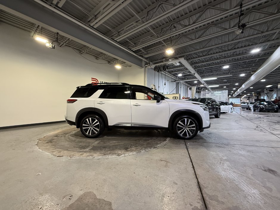 2025 Nissan Pathfinder Platinum-1
