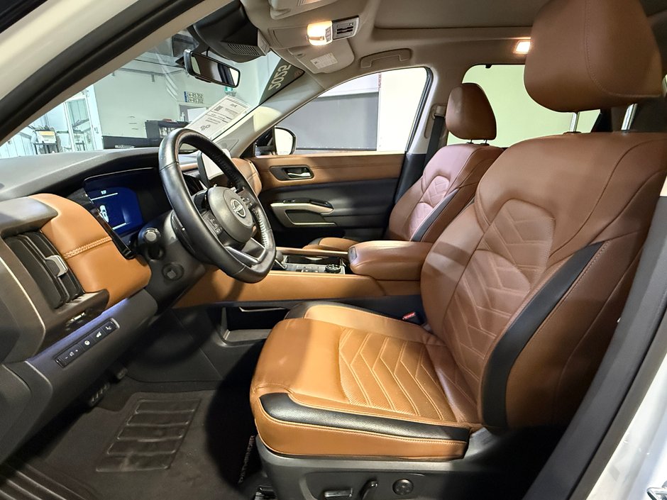 2025 Nissan Pathfinder Platinum-15