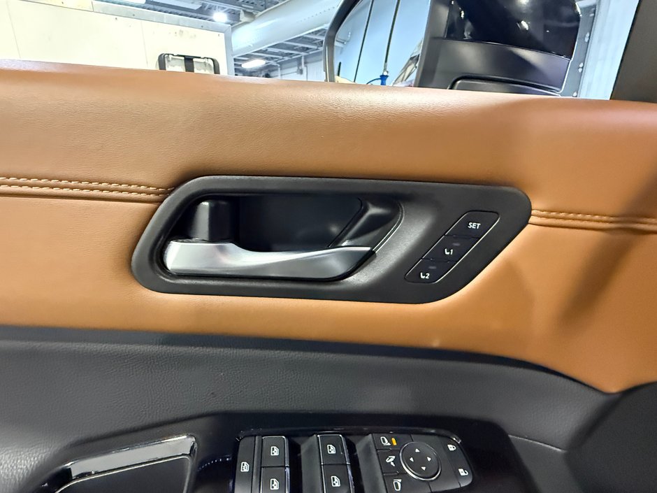 2025 Nissan Pathfinder Platinum-13