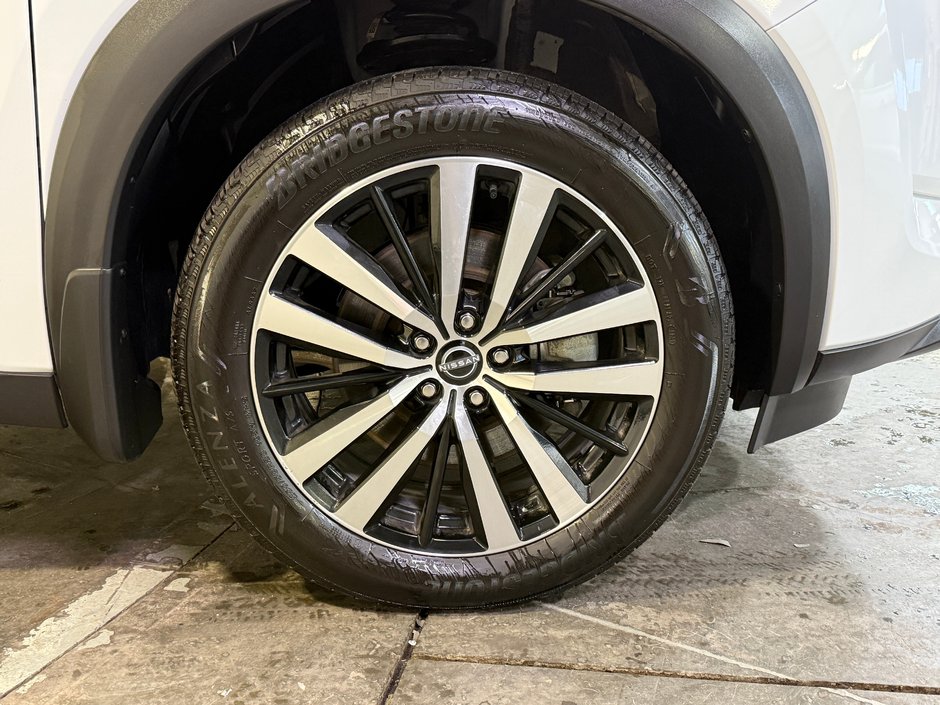 2025 Nissan Pathfinder Platinum-10