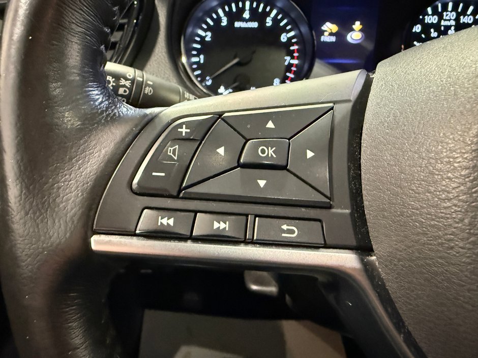 Nissan Qashqai SV 2017-16