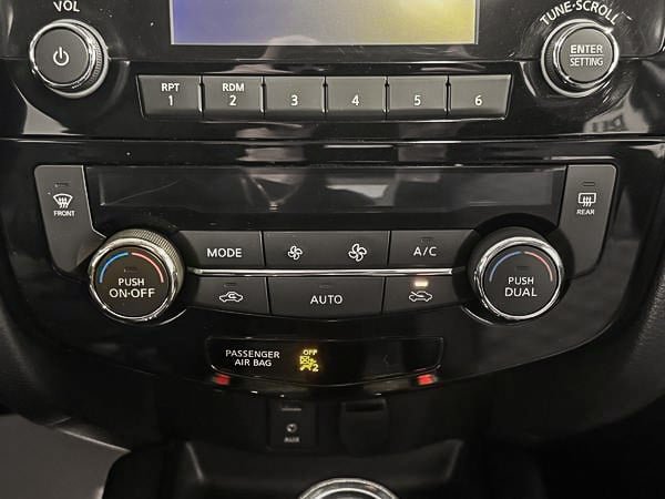 2017 Nissan Qashqai SV-23