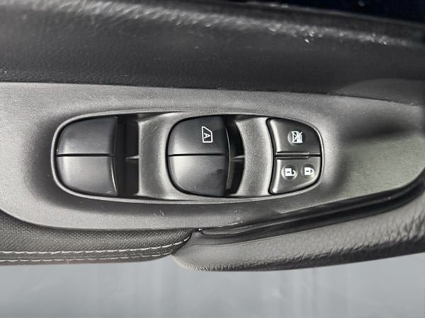 2017 Nissan Qashqai SV-12