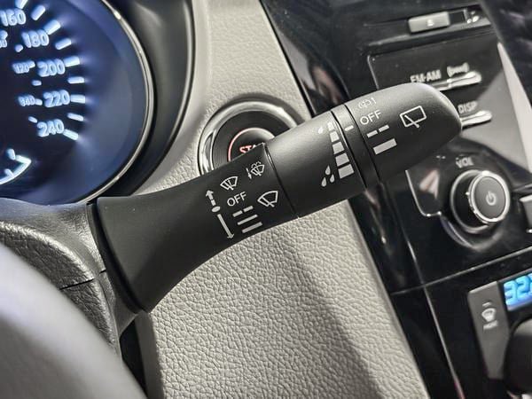2018 Nissan Qashqai SV-18