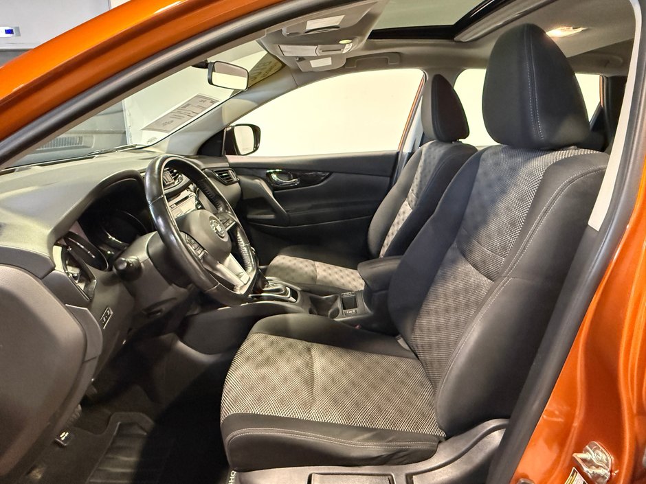Nissan Qashqai SV 2018-14