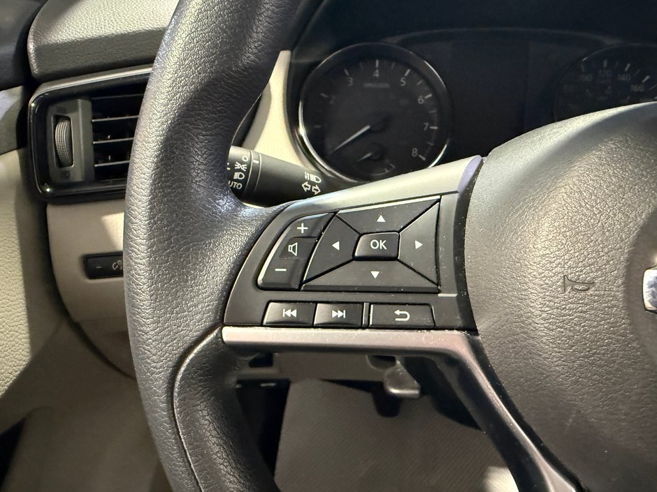 Nissan Qashqai SV 2020-15