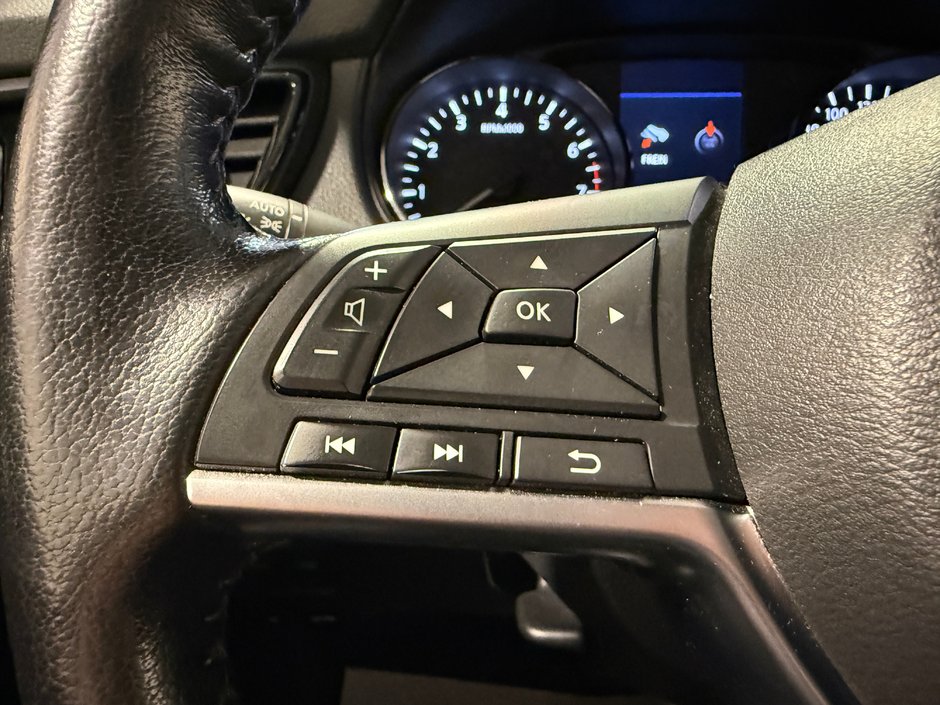 2021 Nissan Qashqai SV-16