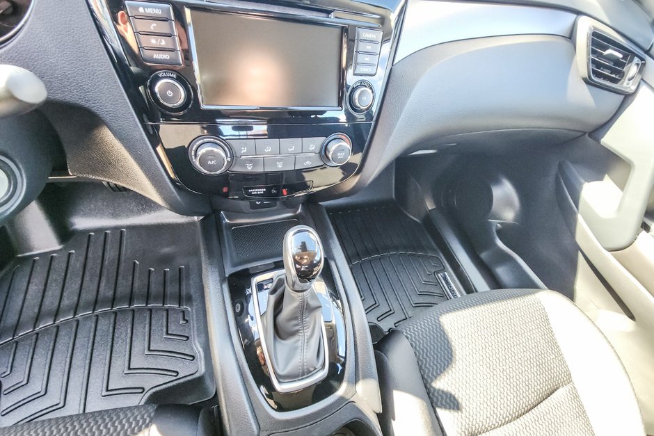 Nissan Qashqai S 2023-15