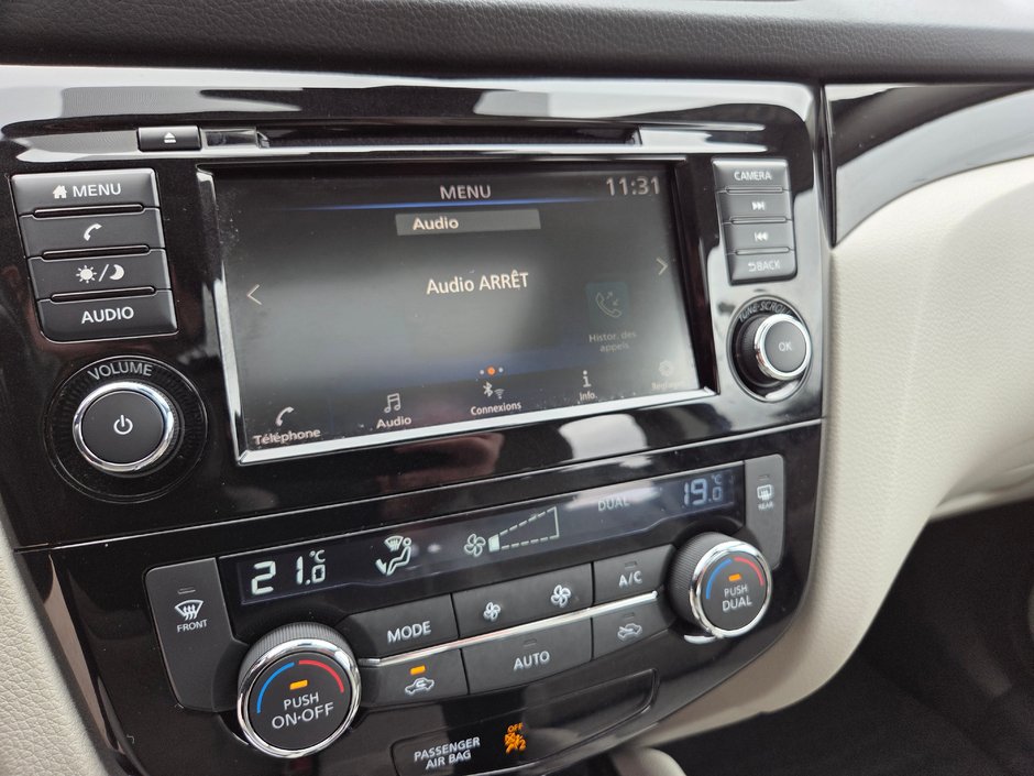 Nissan Qashqai SV 2023-15