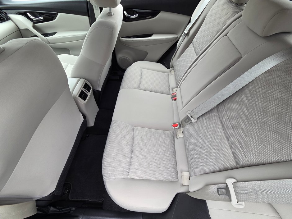 Nissan Qashqai SV 2023-16