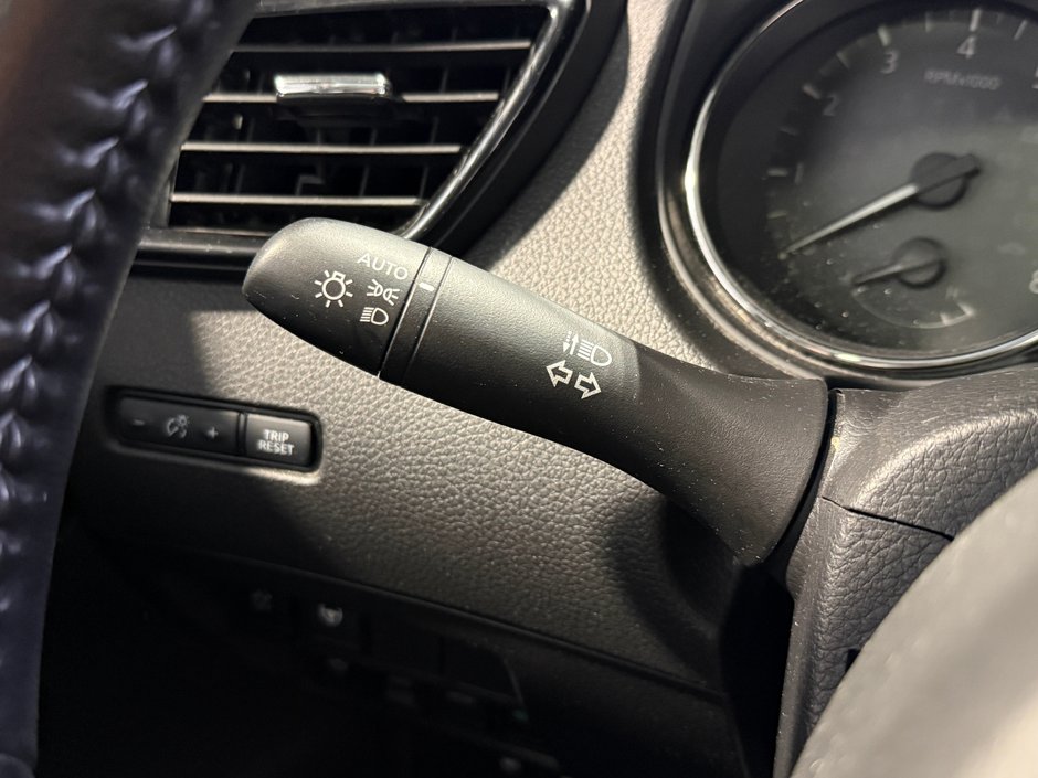 2023 Nissan Qashqai SV-18