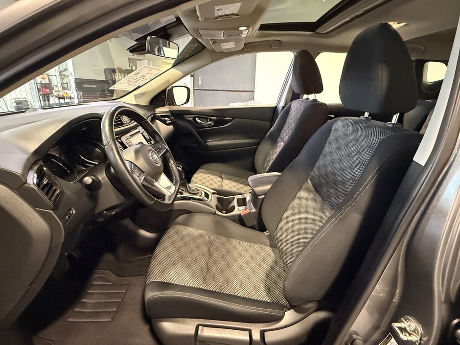 2023 Nissan Qashqai SV-14