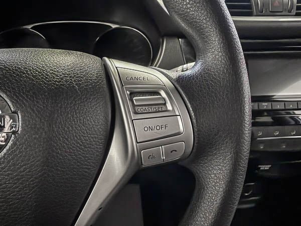 2016 Nissan Rogue S-16