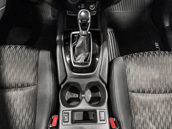 Nissan Rogue SV 2018-24