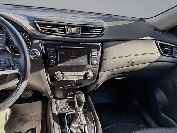 2019 Nissan Rogue SV FWD-19