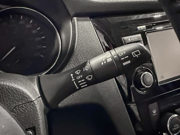 2019 Nissan Rogue S-18