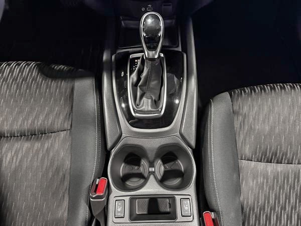 2019 Nissan Rogue S-23