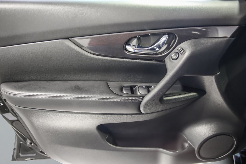 Nissan Rogue s 2020-10