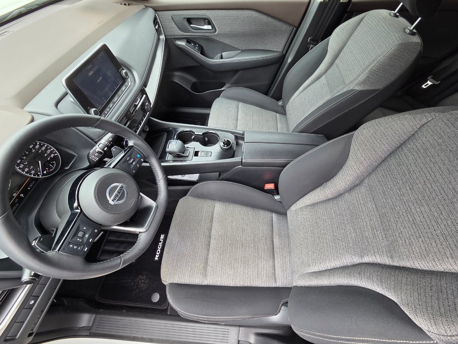 Nissan Rogue SV 2021-10