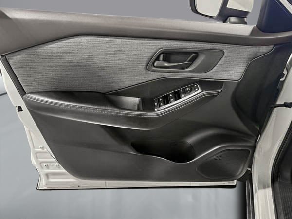 Nissan Rogue S 2021-10