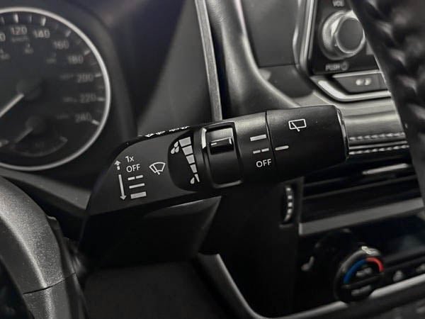 Nissan Rogue S 2021-17
