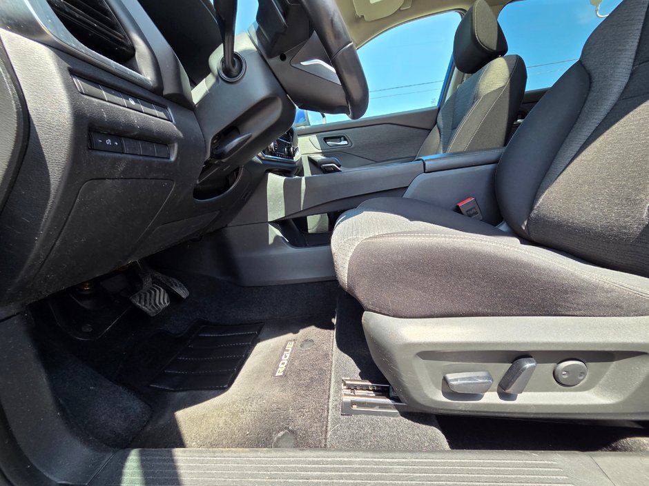 2021 Nissan Rogue SV-10