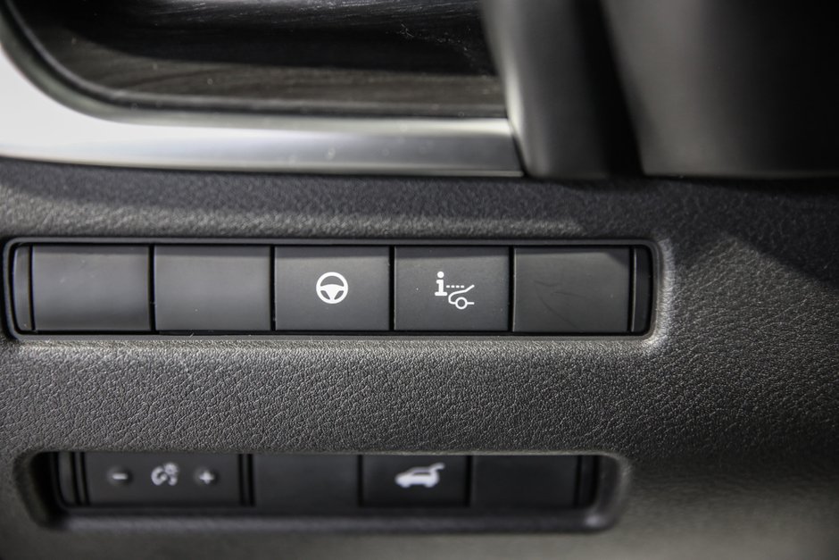 2022 Nissan Rogue platinum-22