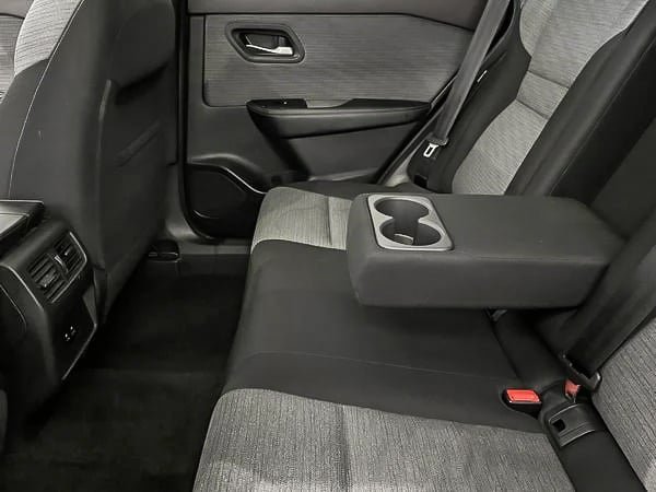 2022 Nissan Rogue SV AWD-24