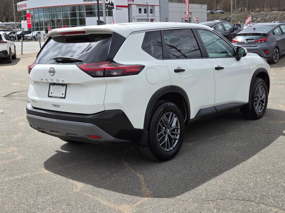 2022 Nissan Rogue S-2