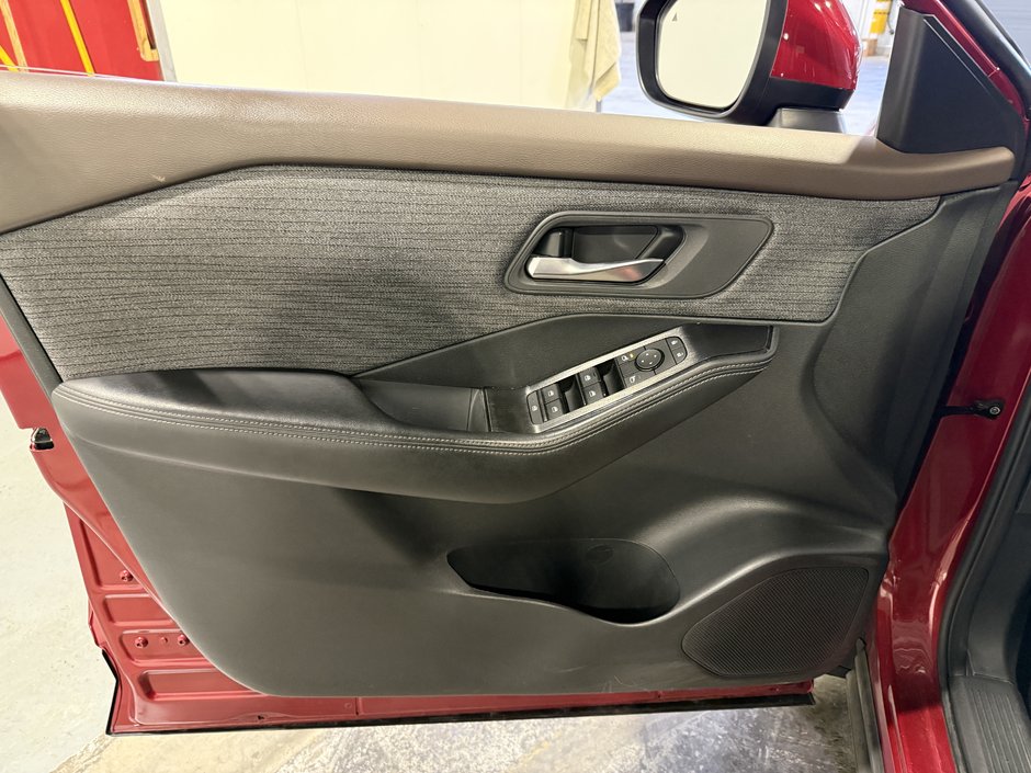 2022 Nissan Rogue SV AWD-11