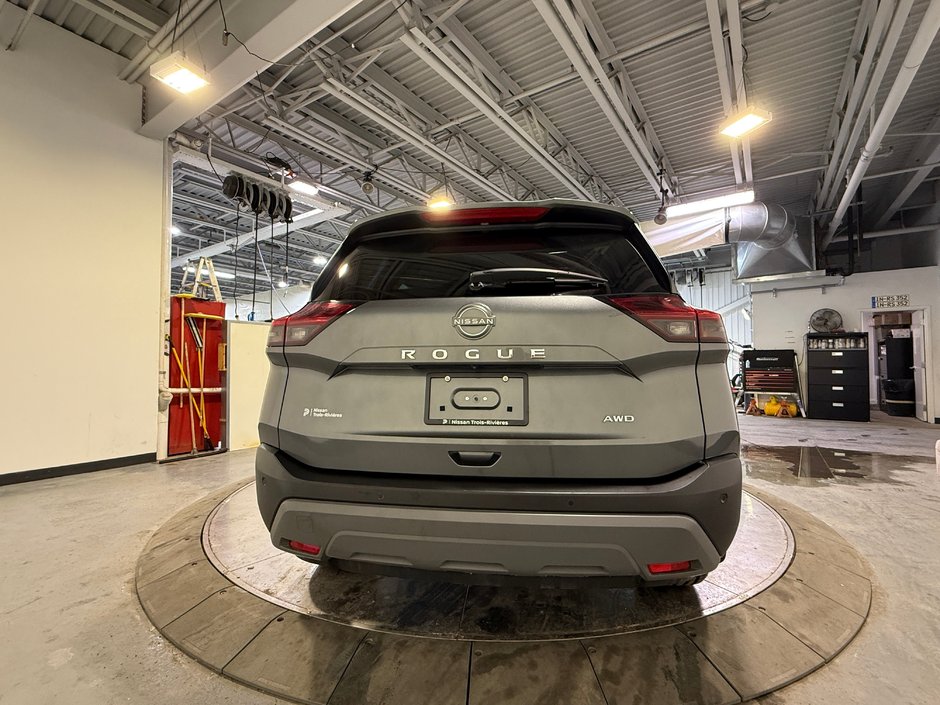 Nissan Rogue S 2023-3