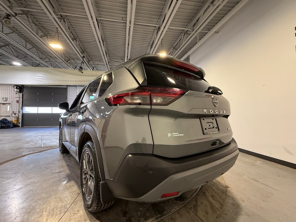 Nissan Rogue S 2023-4