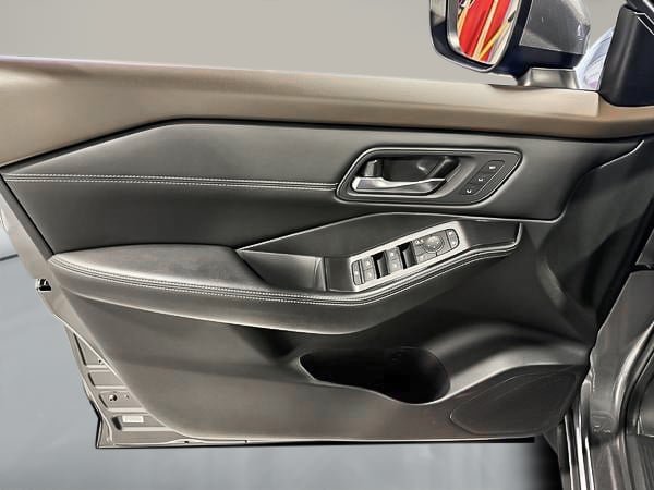 2023 Nissan Rogue SL-11