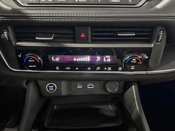Nissan Rogue S 2023-21