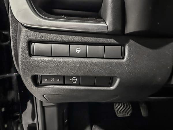 Nissan Rogue SV 2023-13