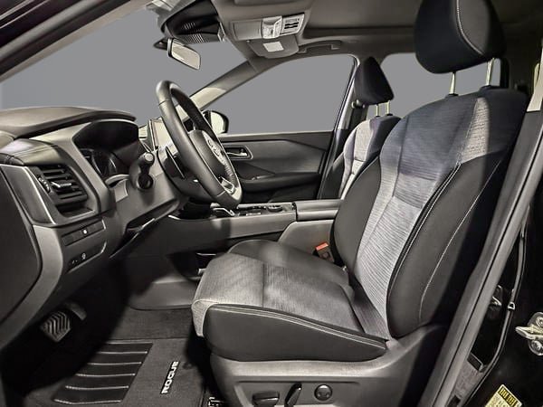Nissan Rogue SV 2023-14