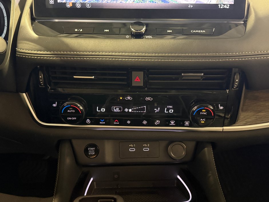 Nissan Rogue Platinum 2024-23
