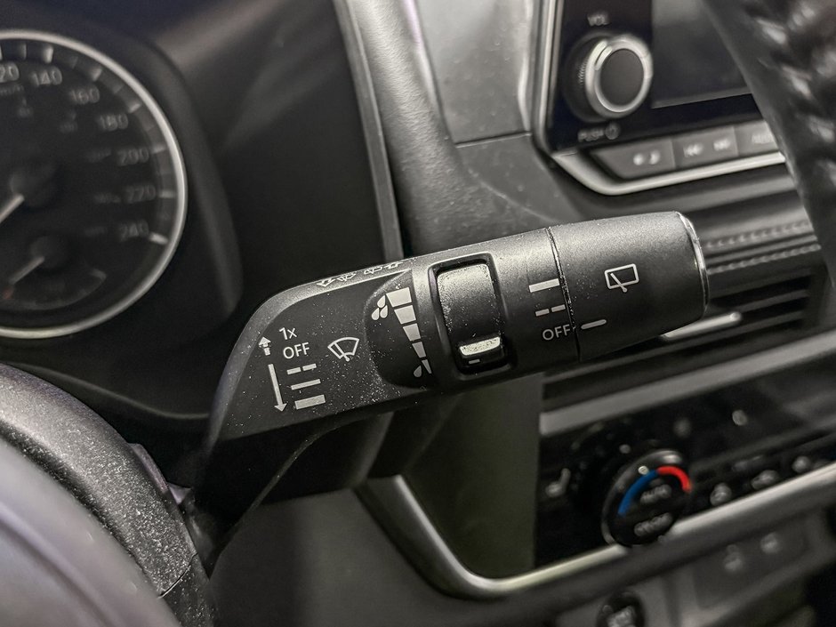 Nissan Rogue SV 2024-19