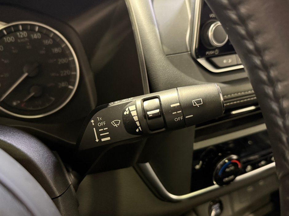 Nissan Rogue SV 2024-19