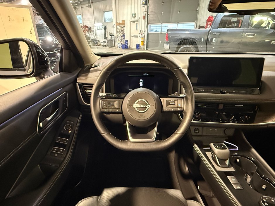 Nissan Rogue PLATINUM AWD 2024-16