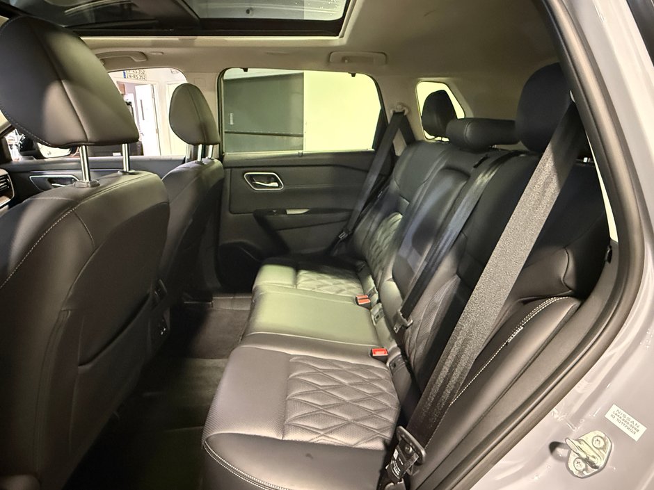 Nissan Rogue PLATINUM AWD 2024-26