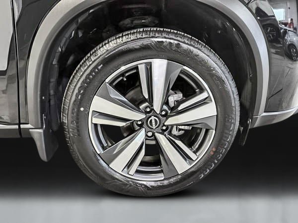 Nissan Rogue SV Premium 2025-10