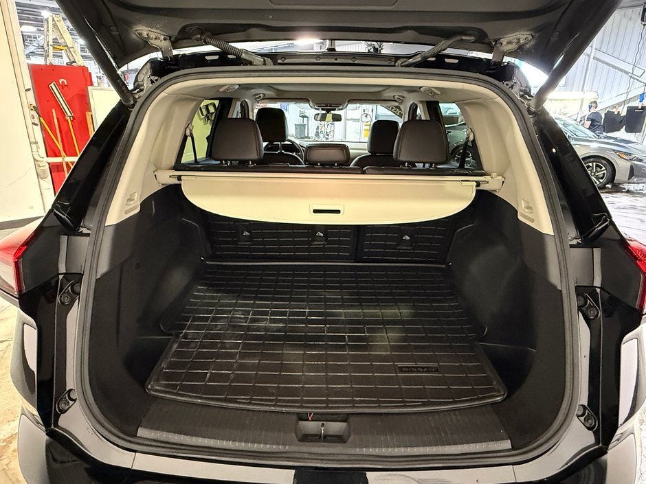 Nissan Rogue SV Premium 2025-26