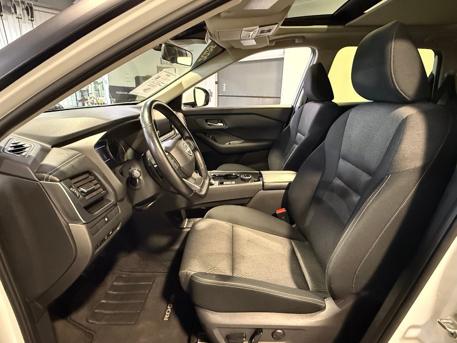 Nissan Rogue SV 2025-14