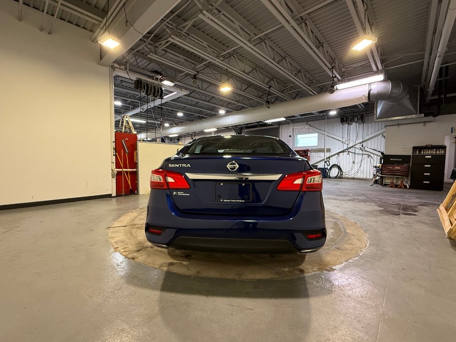 Nissan Sentra S 2019-3