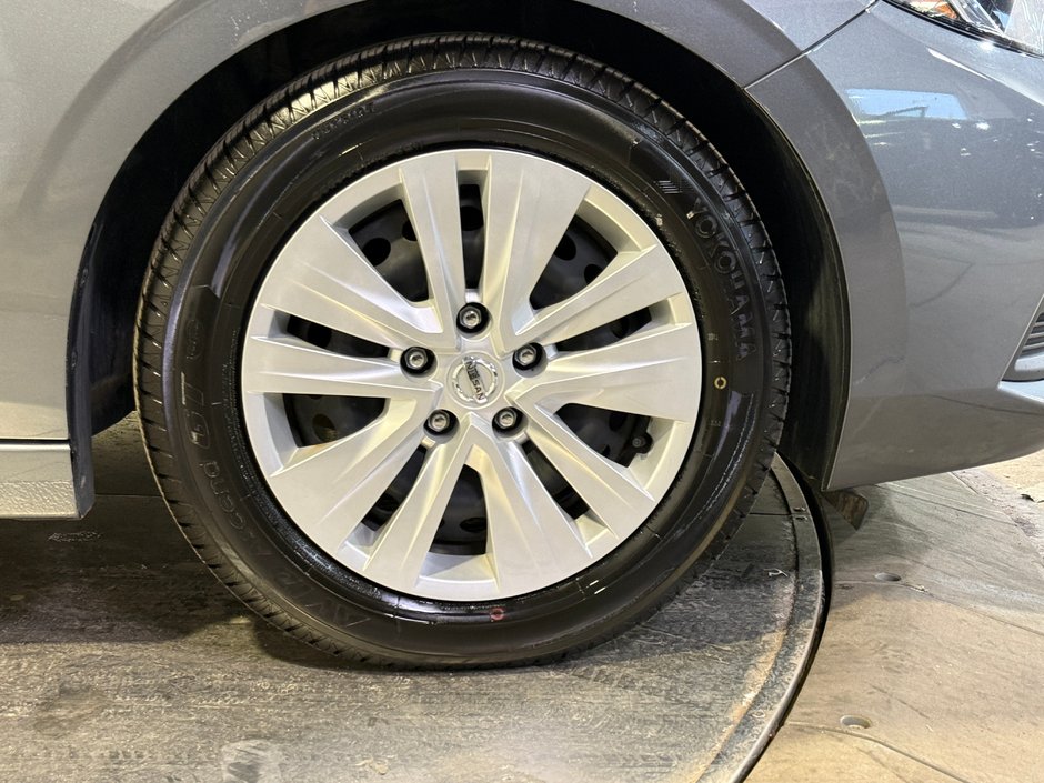 Nissan Sentra S 2022-9